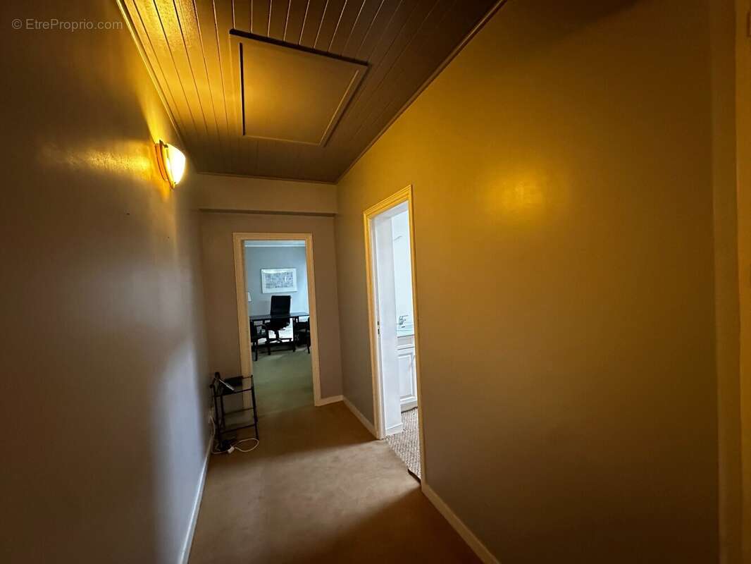 Commerce à MILLY-LA-FORET