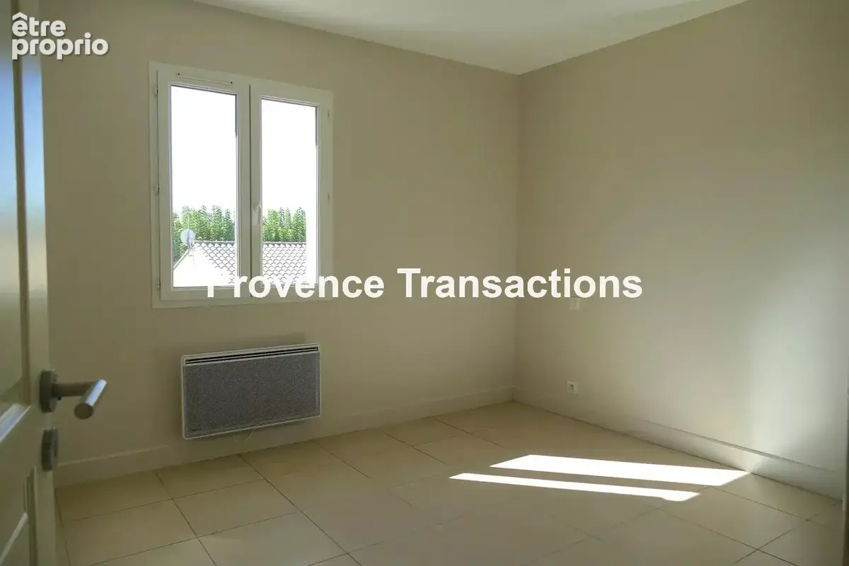 Maison récente de 3 chambres, jardin et garage - photo 10