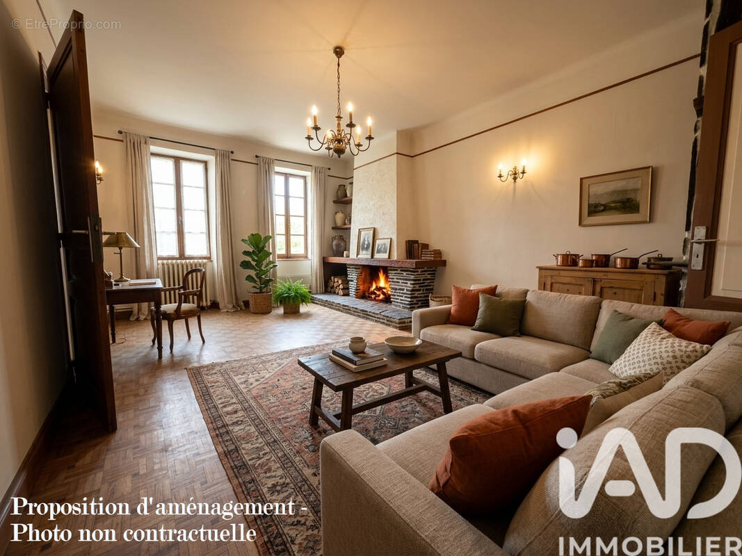Photo 1 - Maison à LA ROCHE-CHALAIS