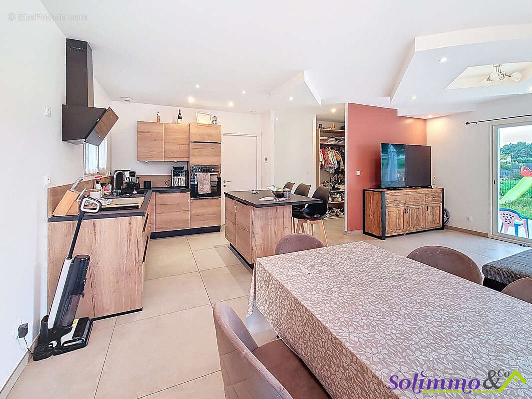 Maison à LES ABRETS