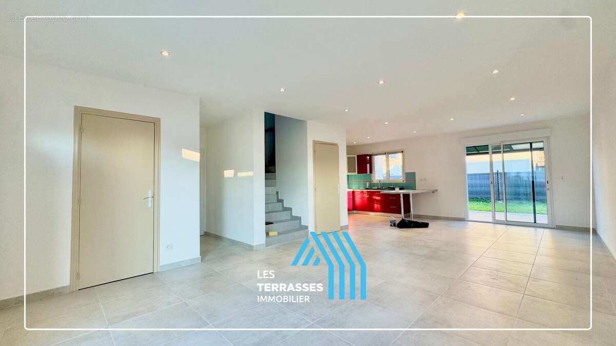 Maison à MONTELIMAR