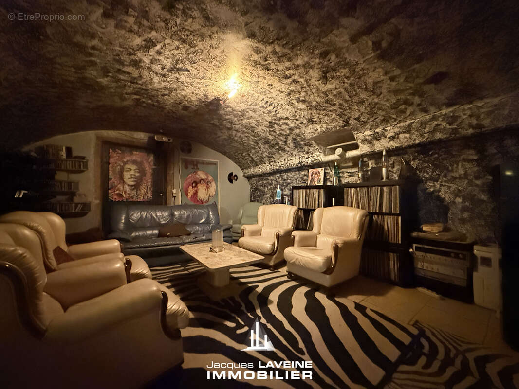 Maison à ARS-SUR-MOSELLE