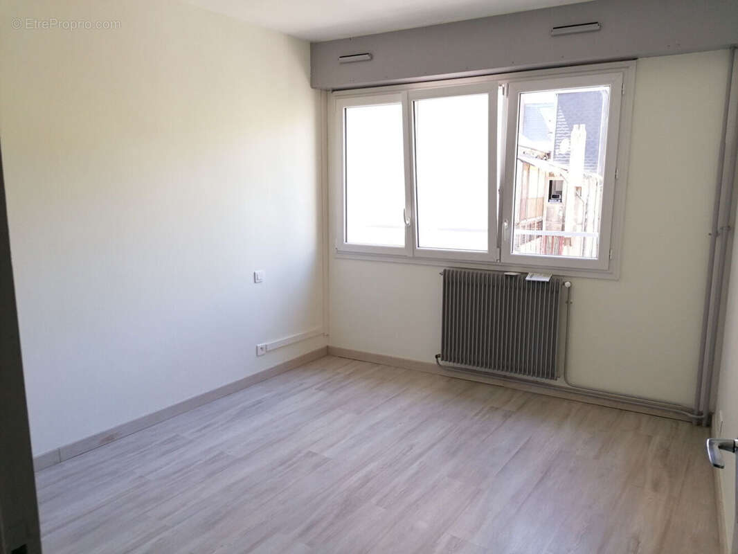 Appartement  bourges quartier gare - t3- 69 m² - photo 4