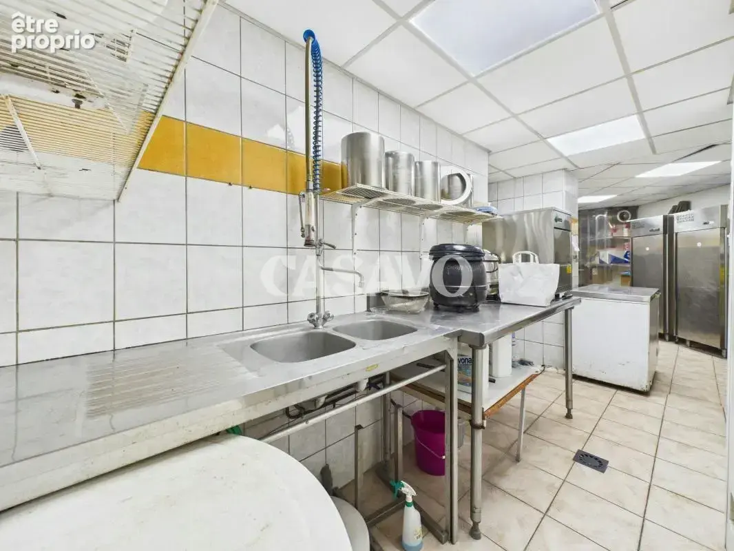 Vente mur et fond de local commercial - Saint-Lazare Havre-Caumartin - photo 10