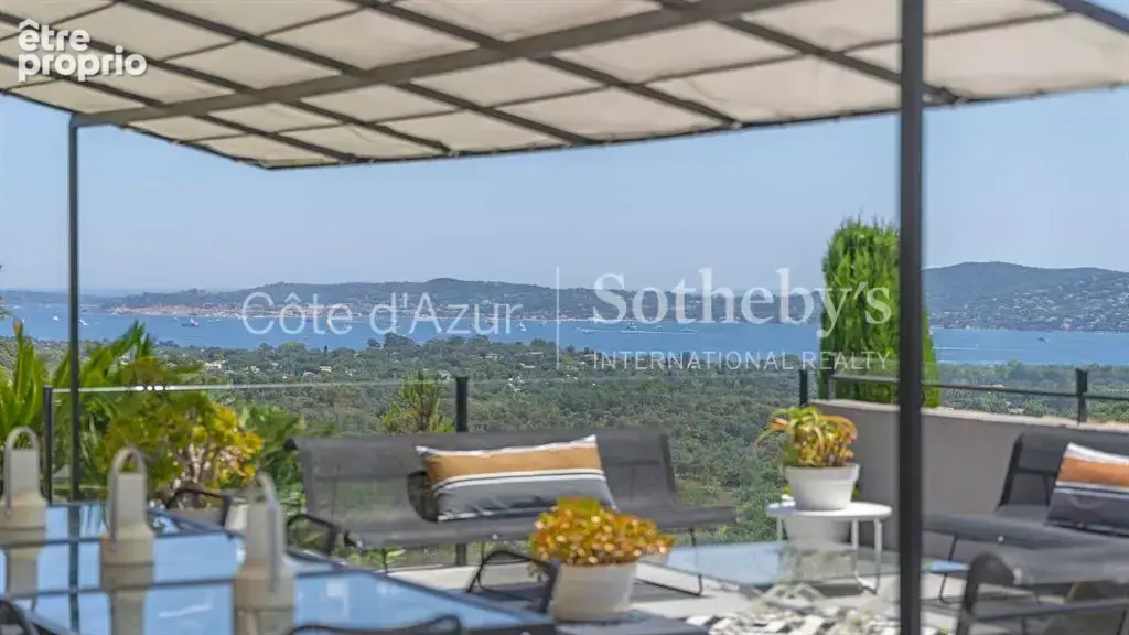 Propriété avec piscine et vue mer à Grimaud, proche de Saint-Tropez - photo 1