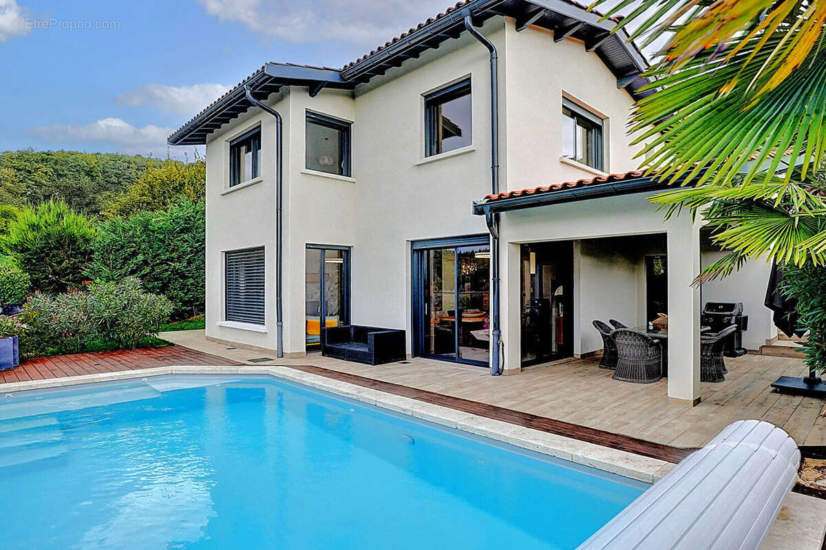 Maison à SAINT-CYR-AU-MONT-D'OR