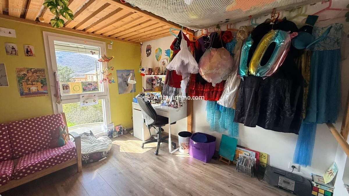 Maison à SAINT-BEAUZELY