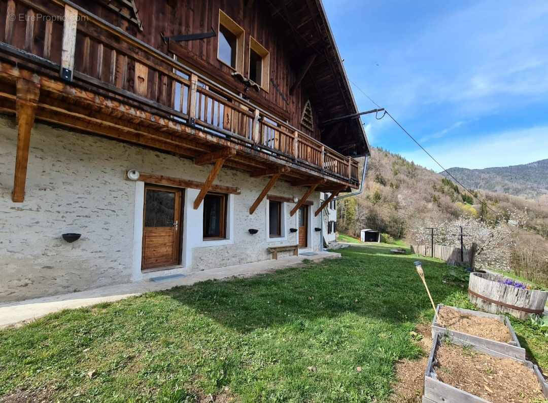 Maison à QUEIGE