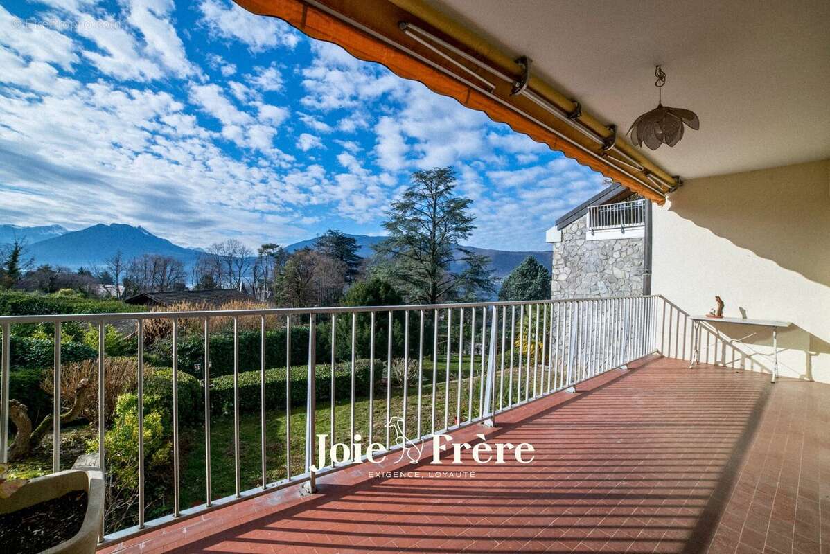 Appartement à VEYRIER-DU-LAC