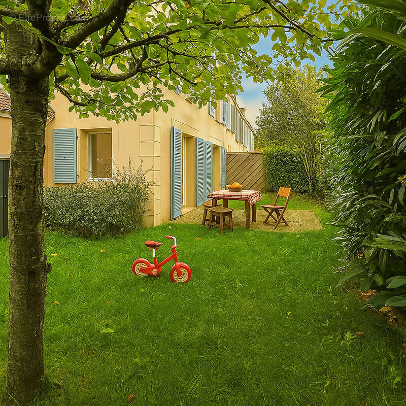 Maison à FONTENAY-LE-FLEURY