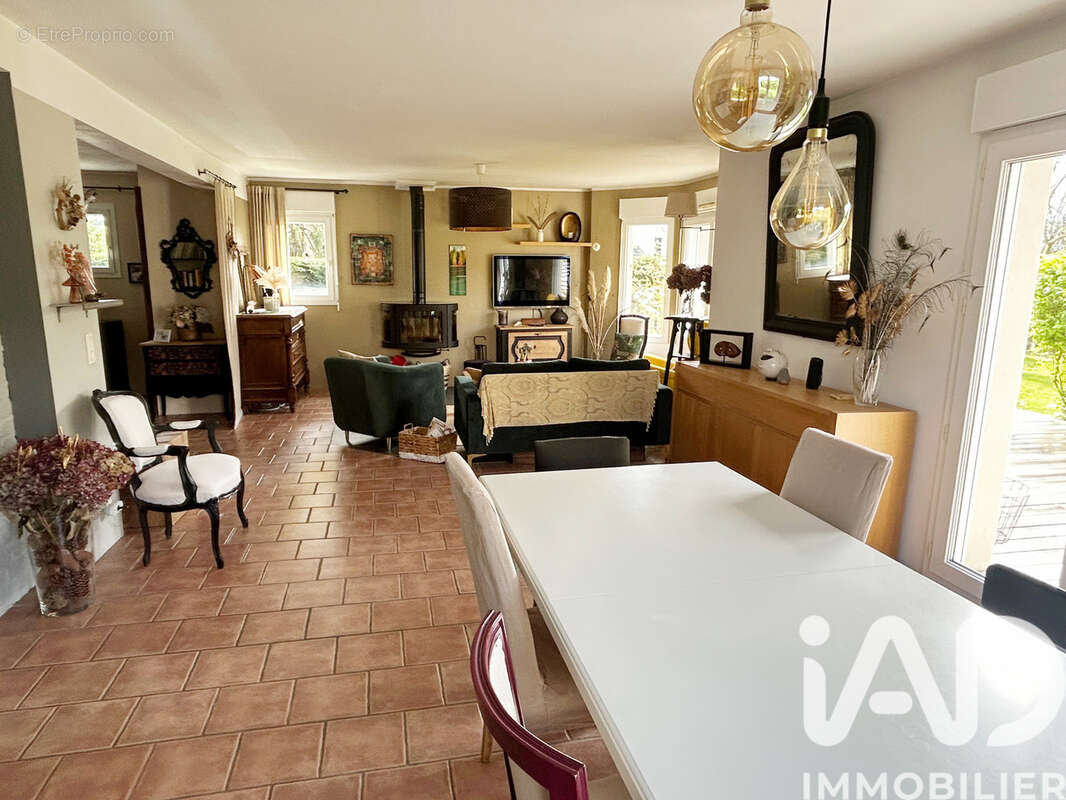 Photo 5 - Maison à LANGROLAY-SUR-RANCE