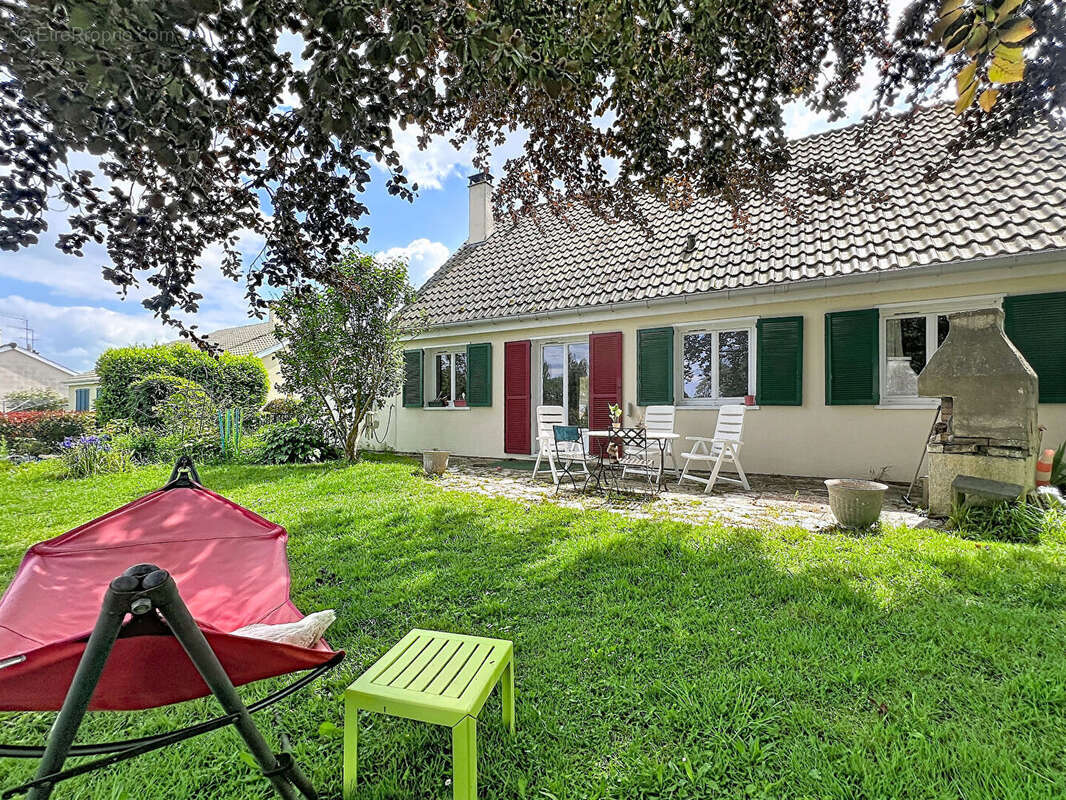 Maison à MENNECY