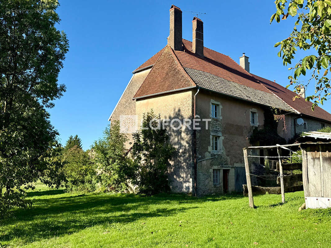 Maison à JALLERANGE