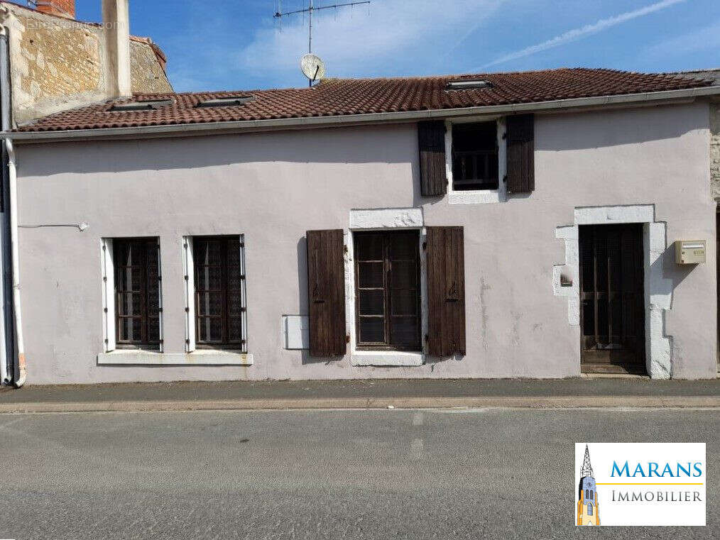Maison à LE GUE-DE-VELLUIRE