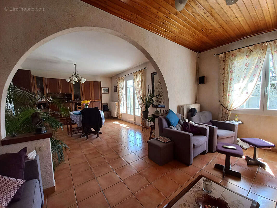 Maison à LA BREE-LES-BAINS