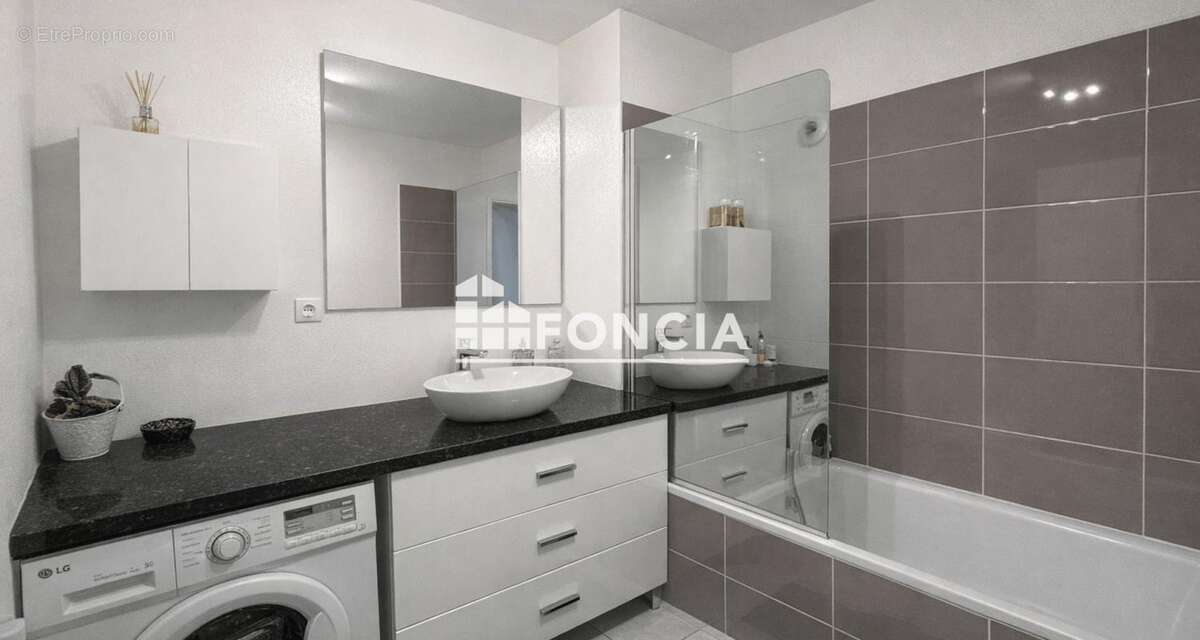 Appartement à MARSEILLE-3E