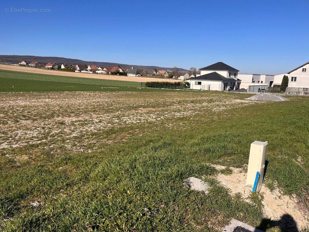 Photo 1 - Terrain à LES PETITES-LOGES