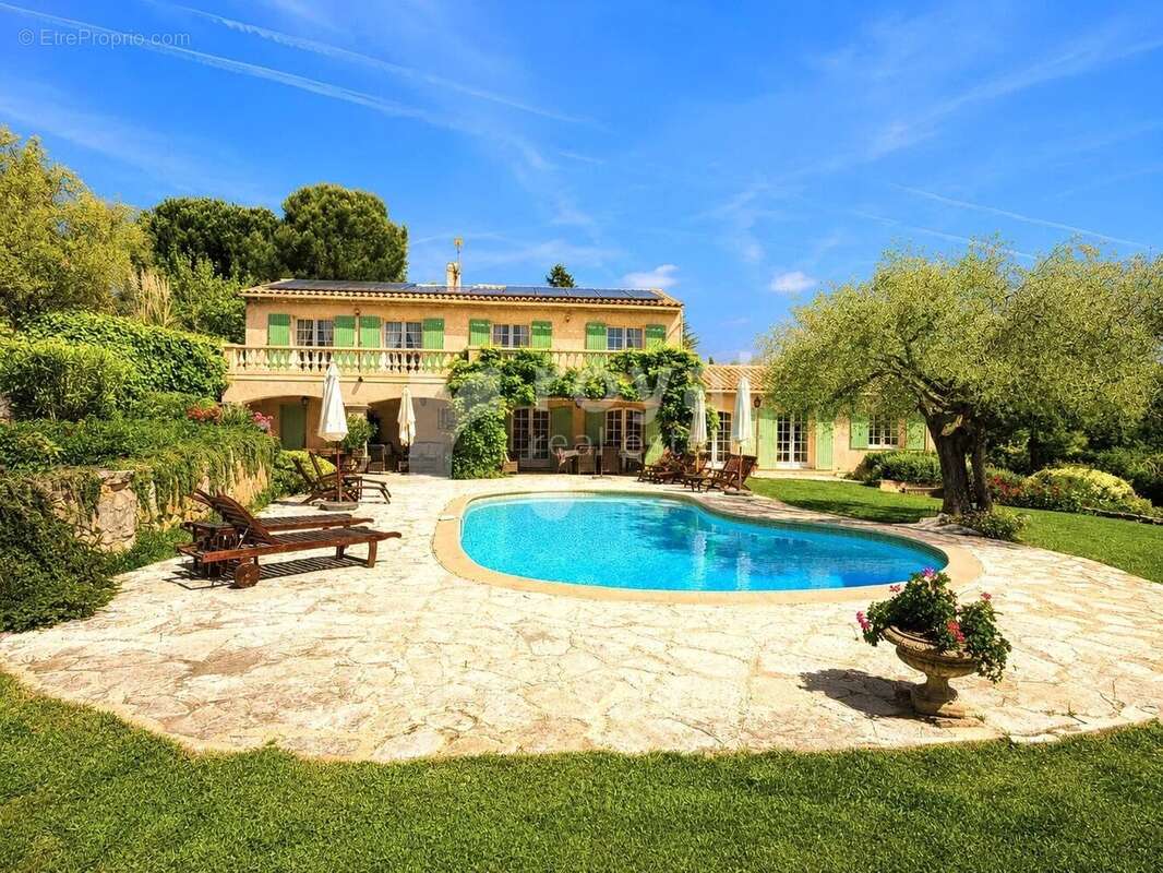 VALBONNE - Belle villa provençale - photo 19