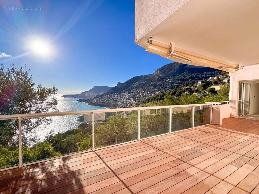 Appartement à ROQUEBRUNE-CAP-MARTIN