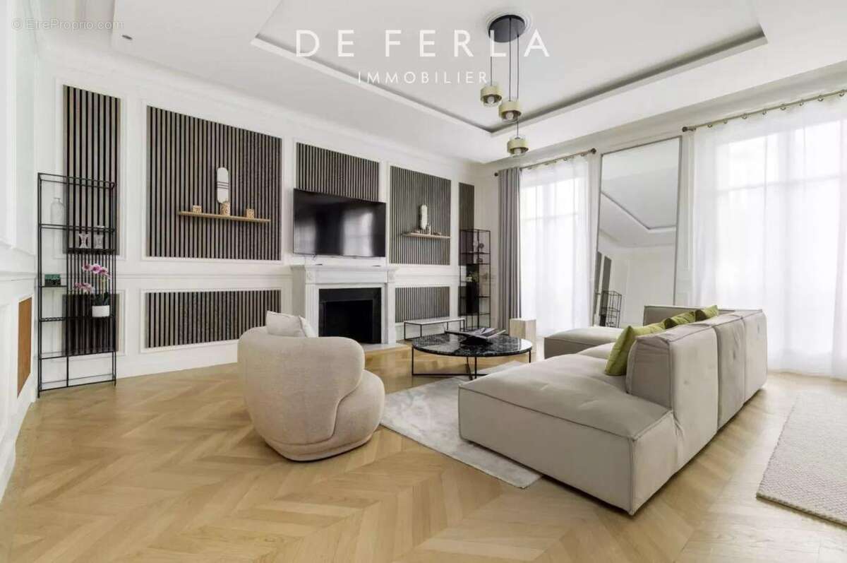 Appartement à PARIS-8E