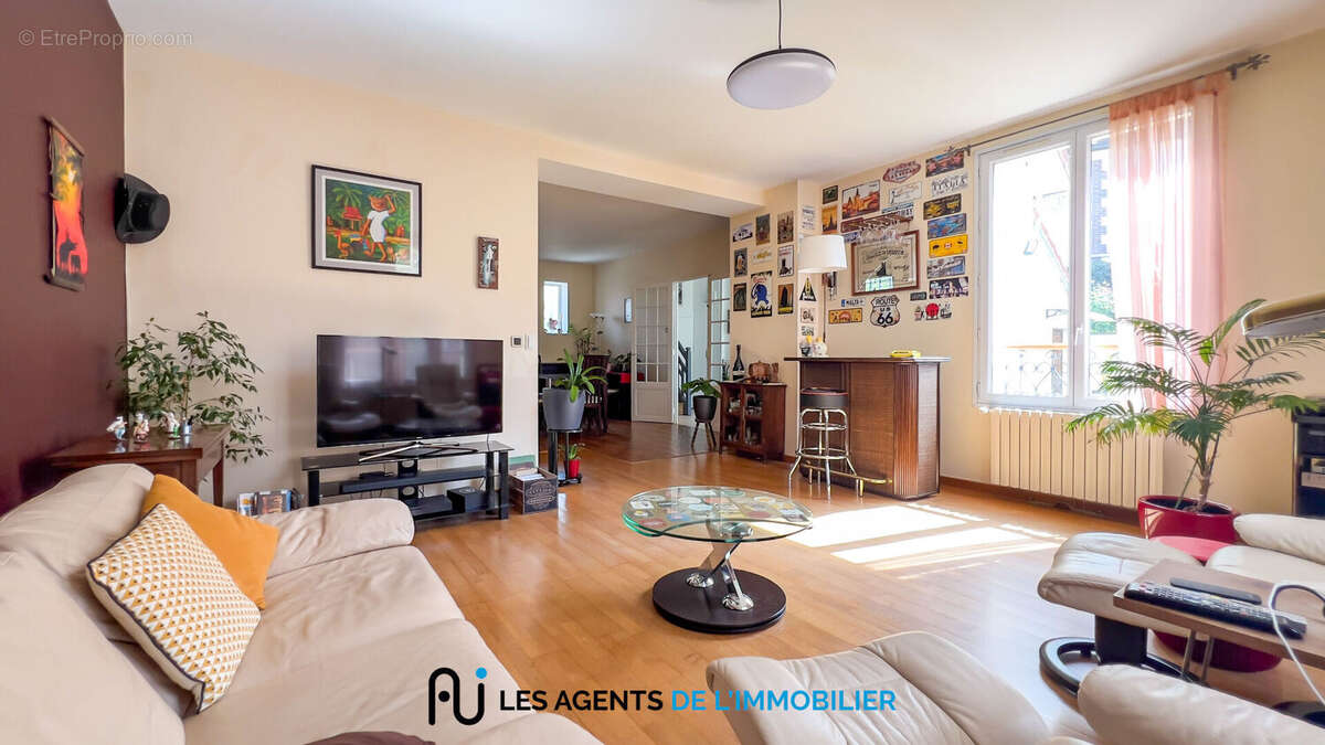 Maison à NANTERRE