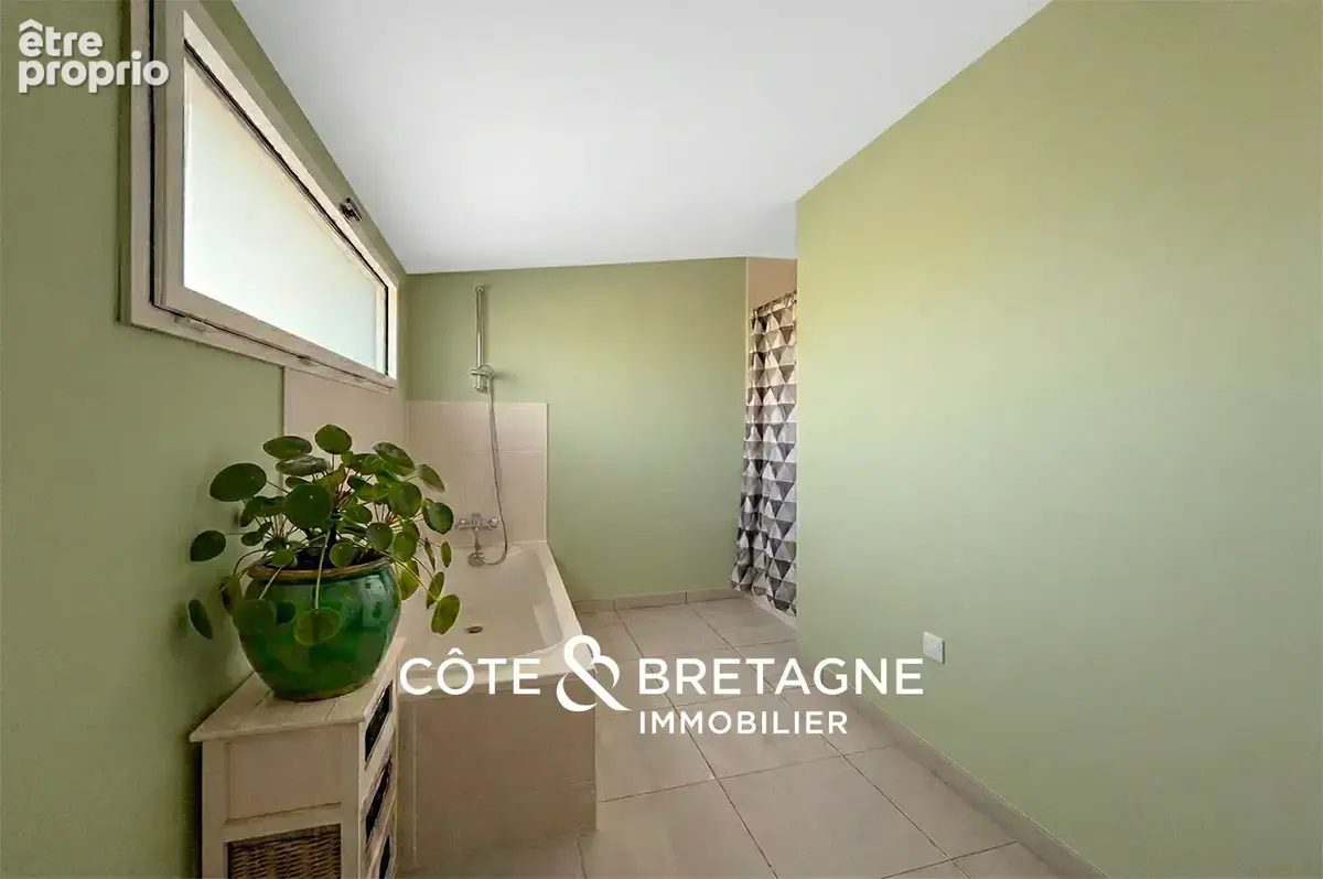 Maison avec piscine a pluneret dans le morbihan  réf : 202639 - photo 17