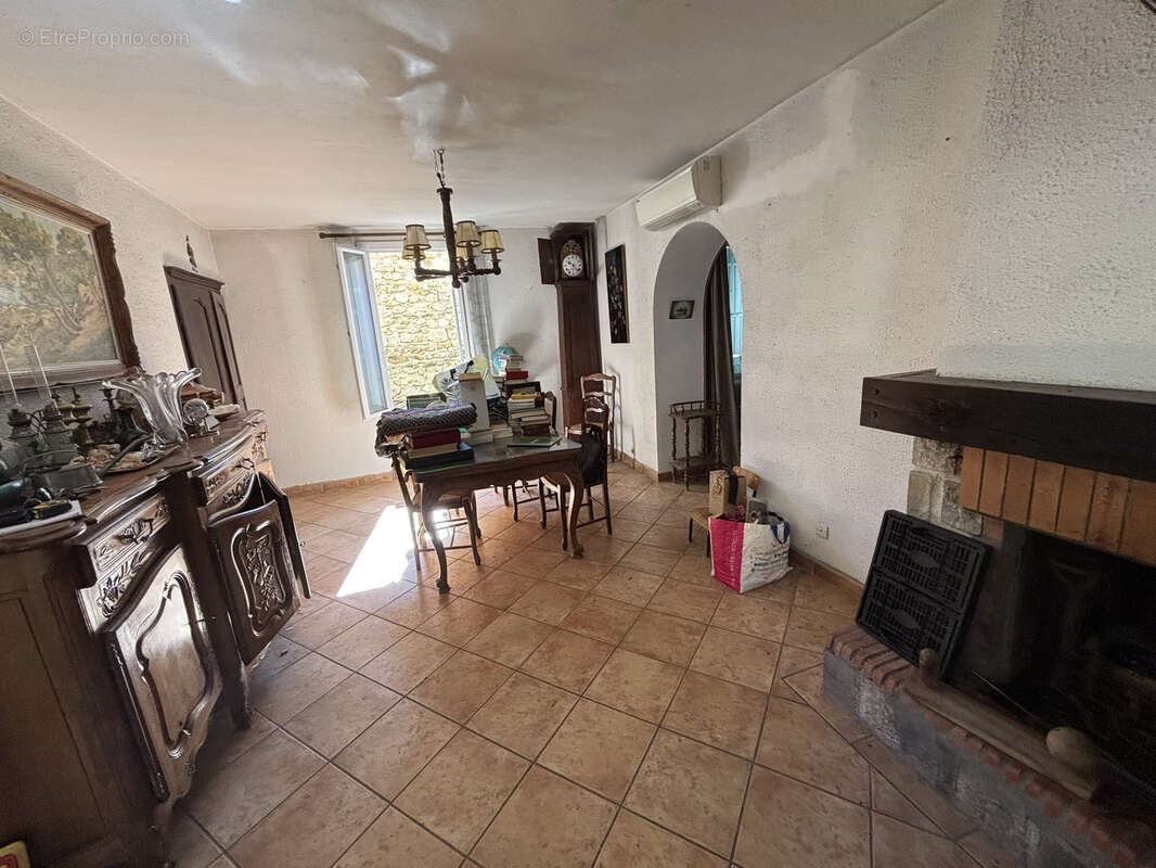 Maison à MIRABEL-AUX-BARONNIES