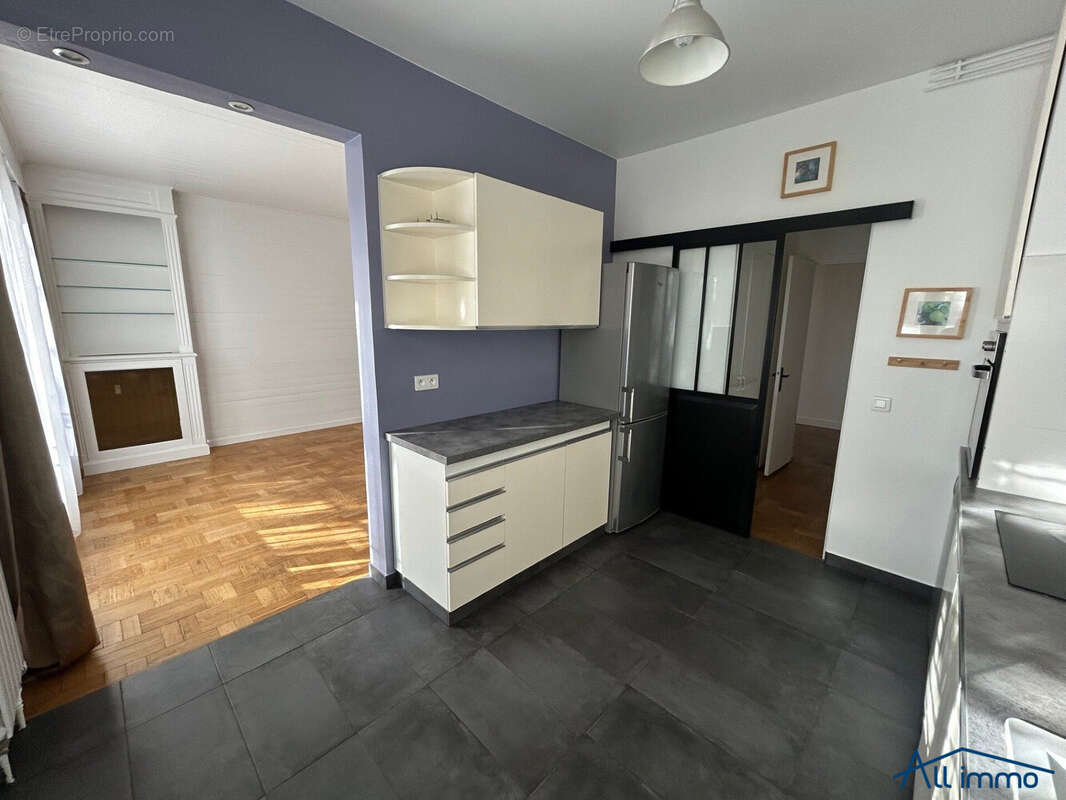 Appartement à SAINT-MAUR-DES-FOSSES