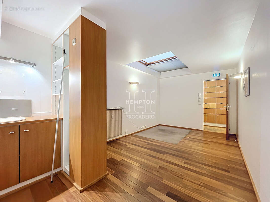 Commerce à PARIS-16E