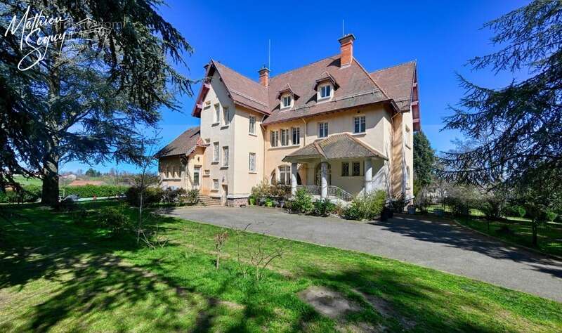 Maison à CHAZELLES-SUR-LYON