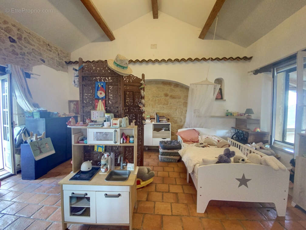 Maison à DOUVILLE