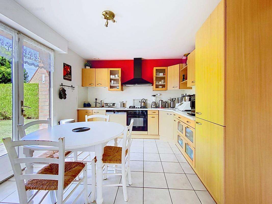 Maison à LA CHAPELLE-D'ARMENTIERES
