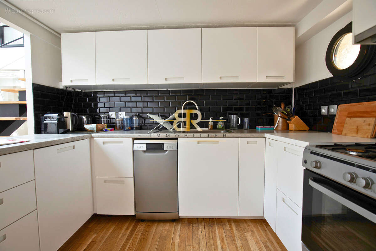 Appartement à PARIS-11E