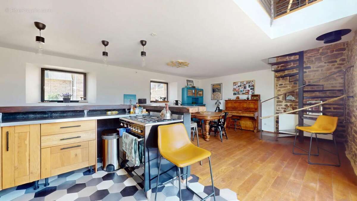 Maison à LOCOAL-MENDON