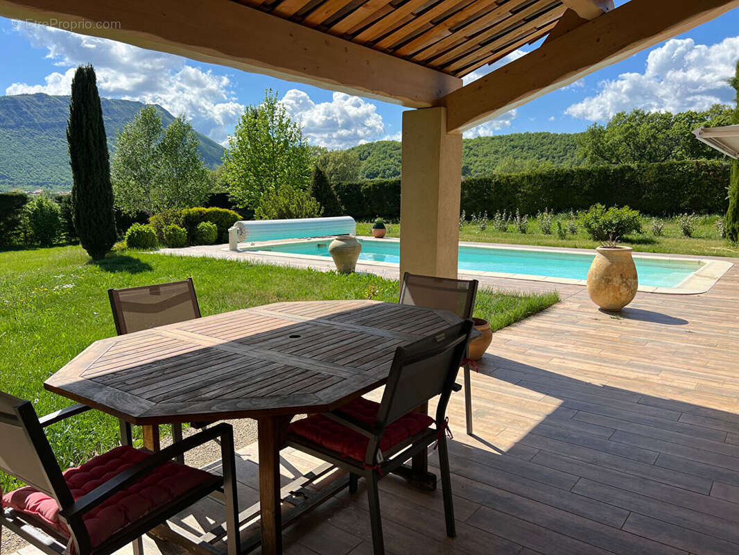 Maison à LARAGNE-MONTEGLIN
