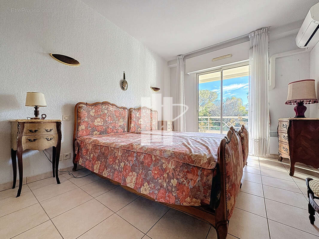 - Appartement type 5 Pièces  - Cœur de Boulouris - Résidence Prestigieuse - - photo 11