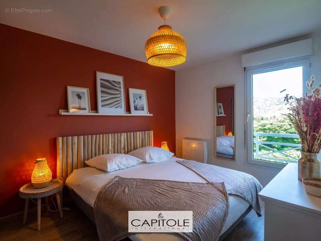 Appartement à VALLAURIS