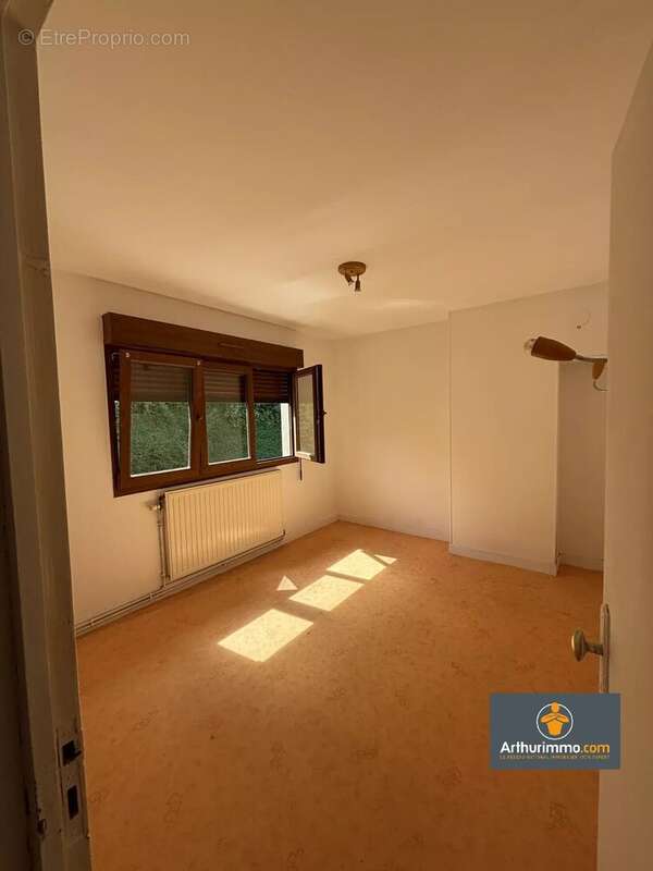 Maison à MAUREGNY-EN-HAYE