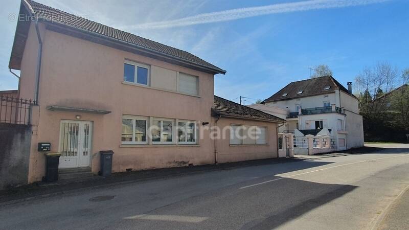 Appartement à LUXEUIL-LES-BAINS