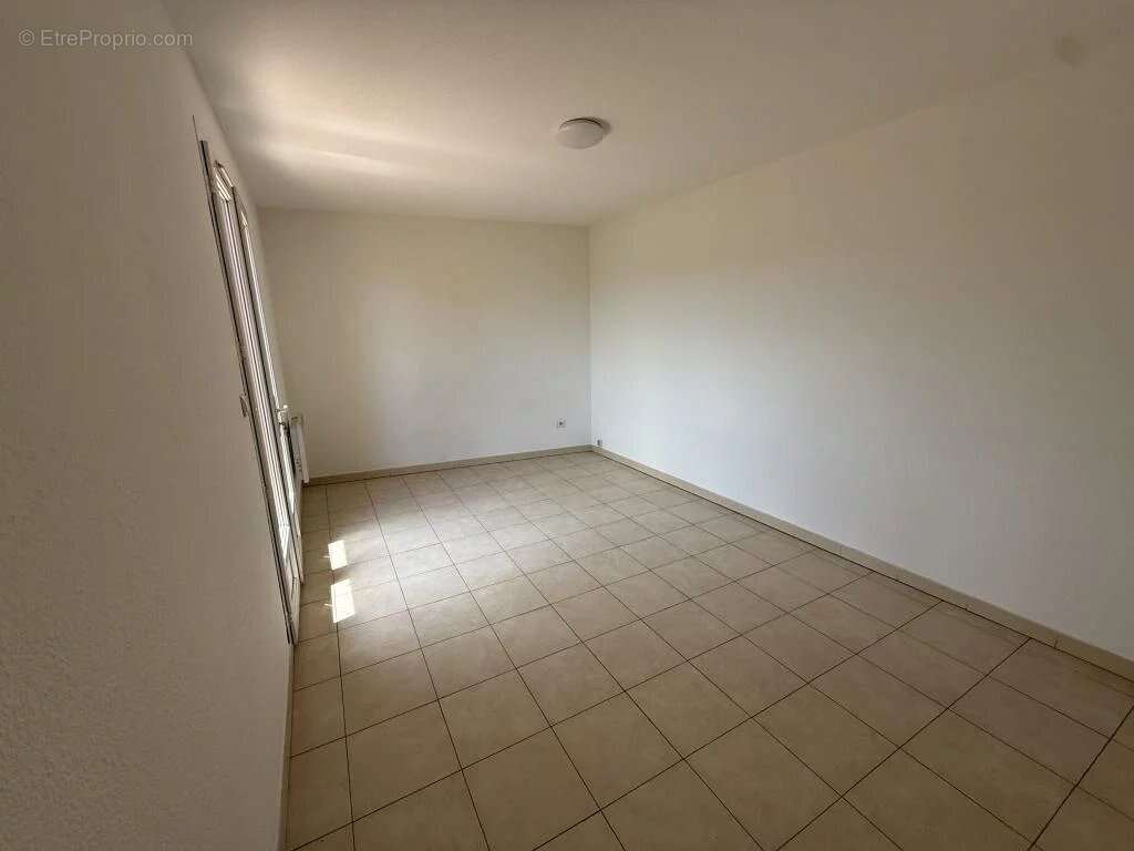 Appartement à SAINT-MAXIMIN-LA-SAINTE-BAUME