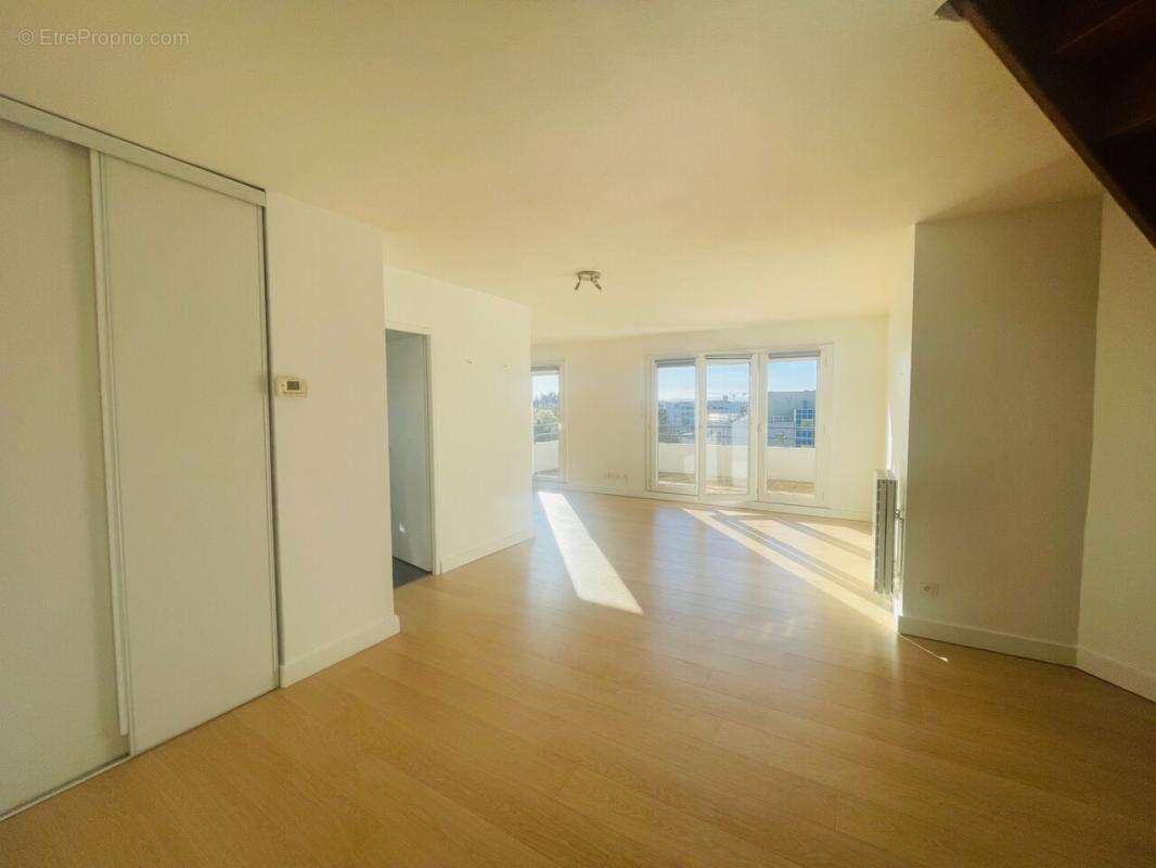 Appartement à ROMANS-SUR-ISERE