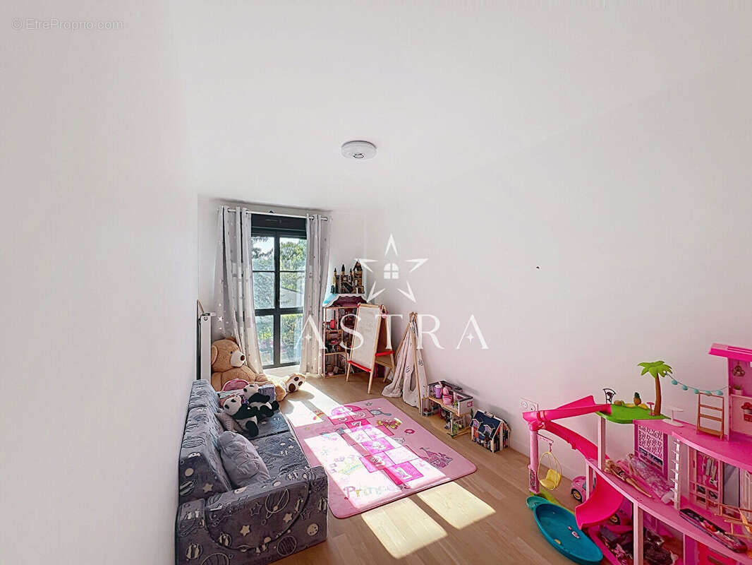 Appartement à LE PLESSIS-ROBINSON