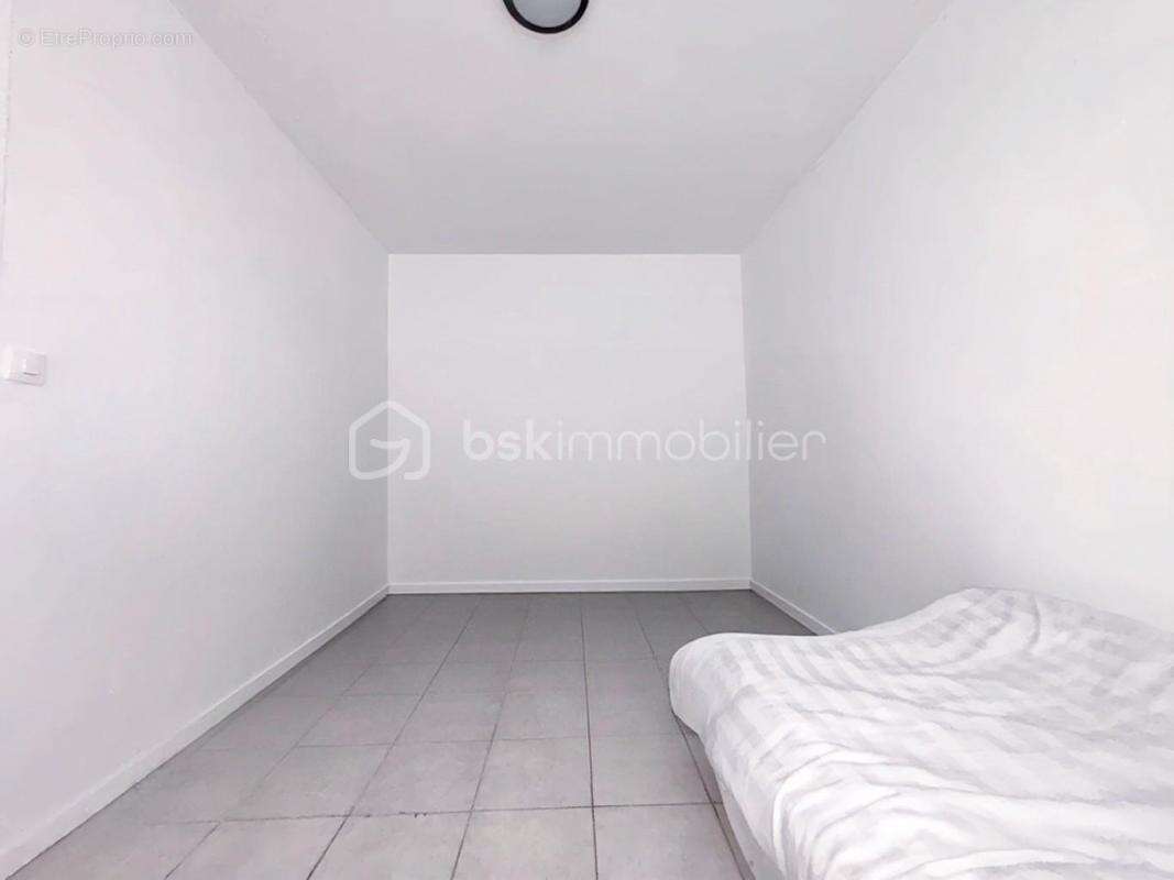 Appartement à ROEULX