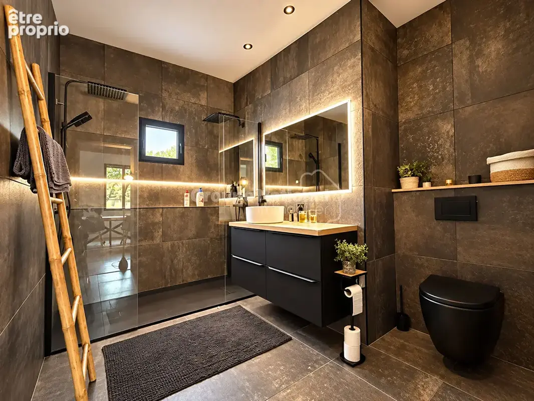 Maison de type 4 entièrement rénovée avec garage et piscine - photo 5