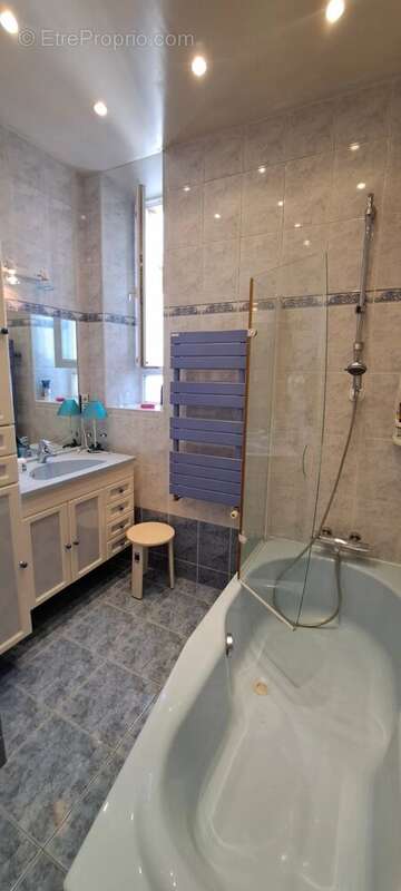Appartement T5 151 m2 en duplex, une cave, 2 galetas - photo 5