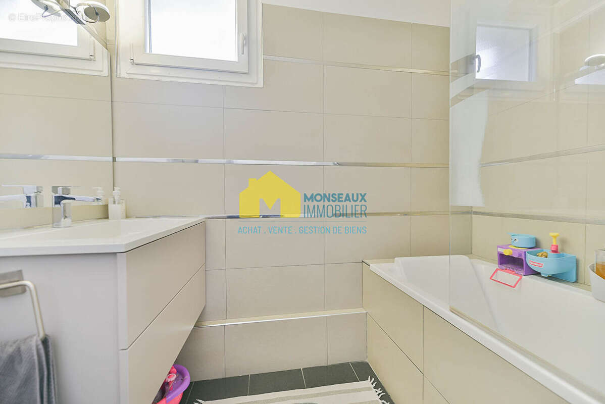 Appartement à SAINT-MICHEL-SUR-ORGE