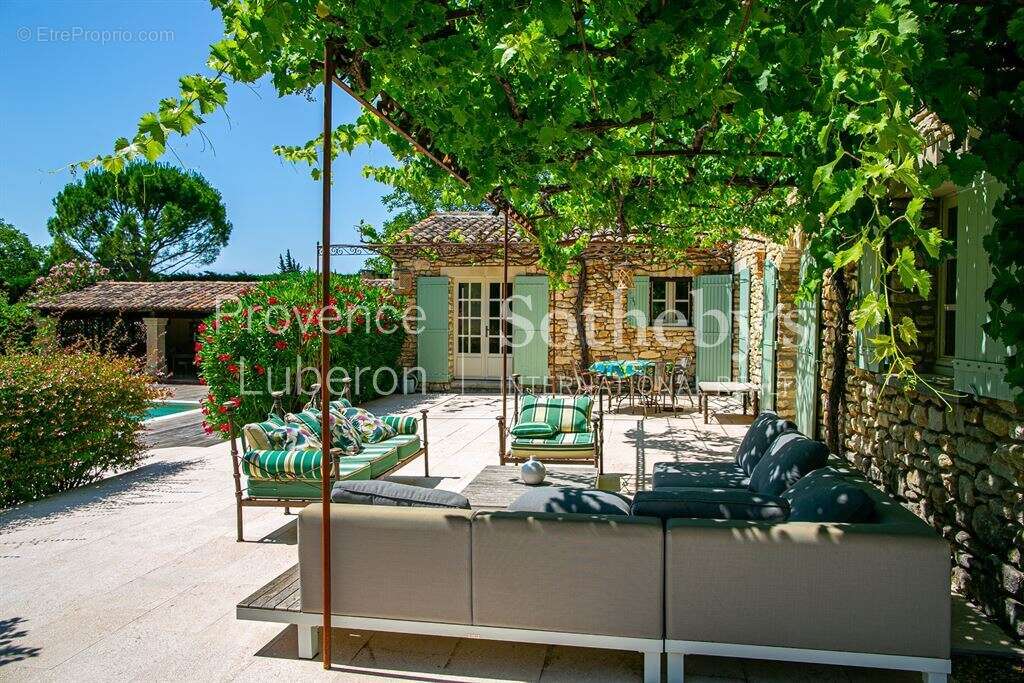 Maison à L&#039;ISLE-SUR-LA-SORGUE