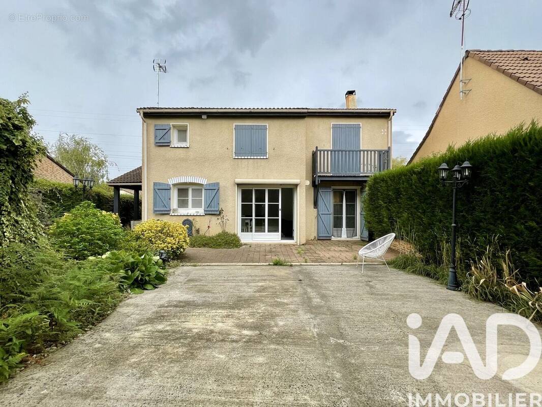 Photo 1 - Maison à LESIGNY