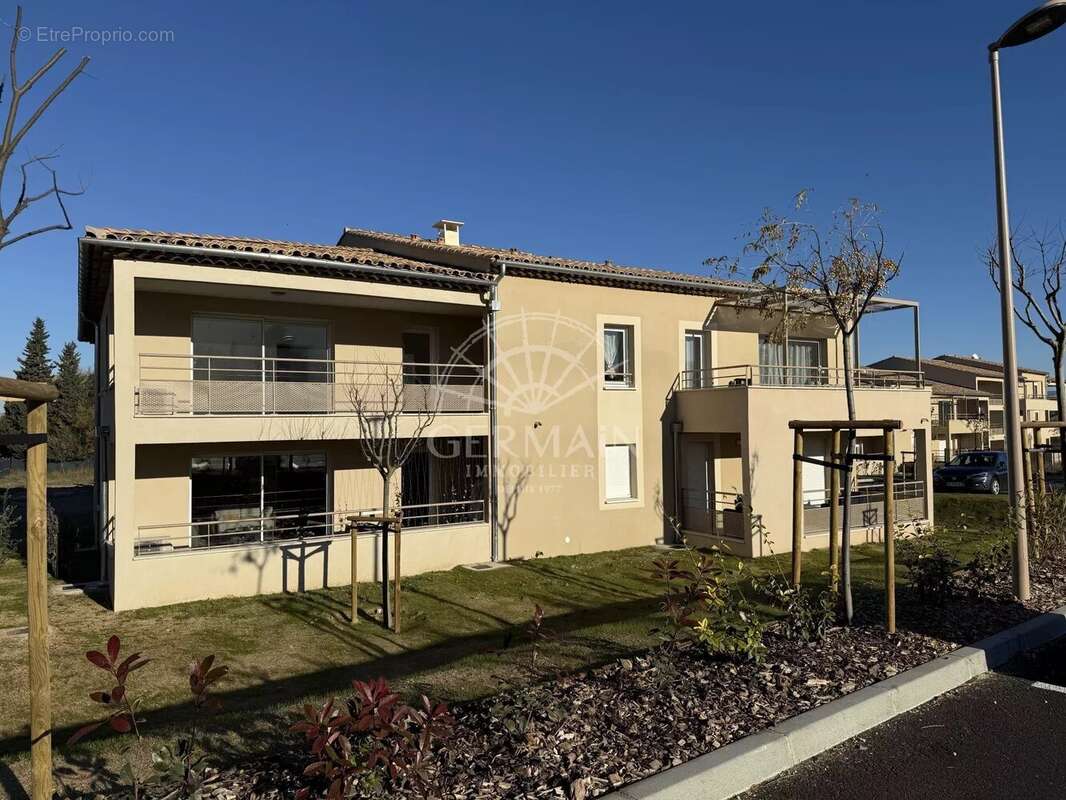 Appartement à ROBION