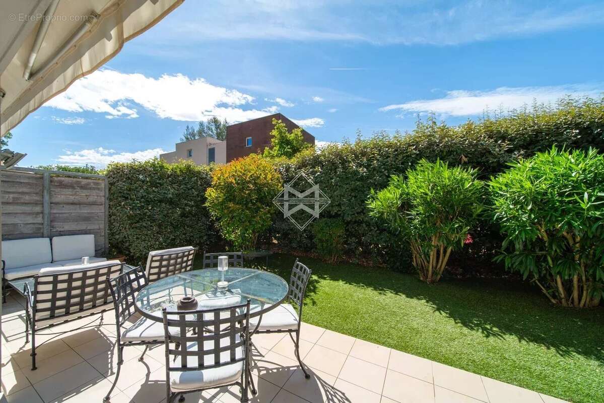 Appartement à VALBONNE